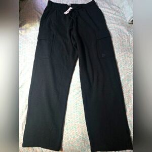 BNWT Victoria secret Pink wide leg cargo pants size lg
